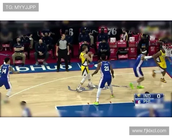 西索科空切篮下无视防守完成震撼折叠暴扣引爆全场