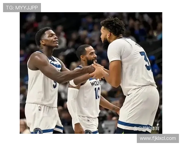 爱德华兹表现平平17投6中仅得17分贡献3篮板1断1帽令人失望