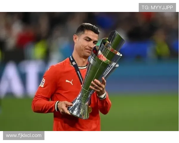C罗荣获葡萄牙环球声望奖赞誉其辉煌职业生涯成就